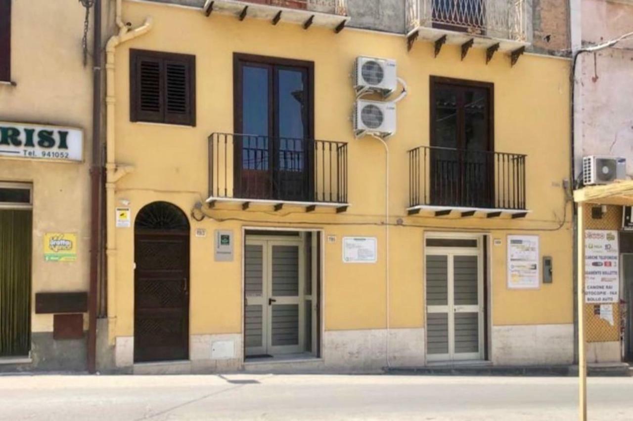 “La Rampa” Affitti Brevi - Racalmuto Apartamento Exterior foto